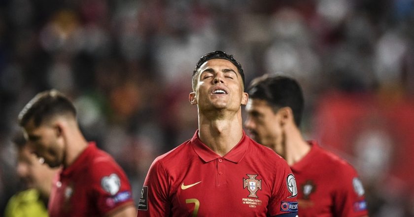 Após derrota com Sérvia, Cristiano Ronaldo reage:  “Sem desculpas…”